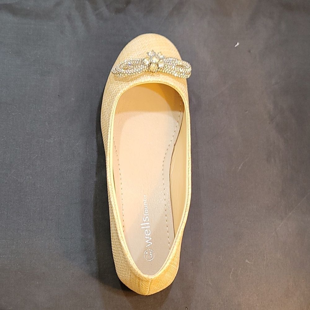 BRAND NEW WELLSFOUNTN RHINESTONE BOWNOT ROUND TOE FLAT G1